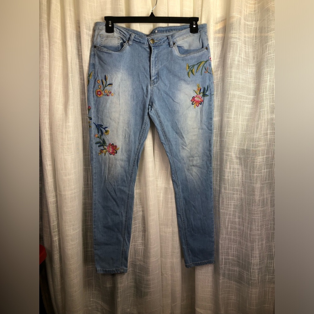 VENUS Light Blue Straight Leg Jeans with Floral Embroidery - Picture 10 of 10